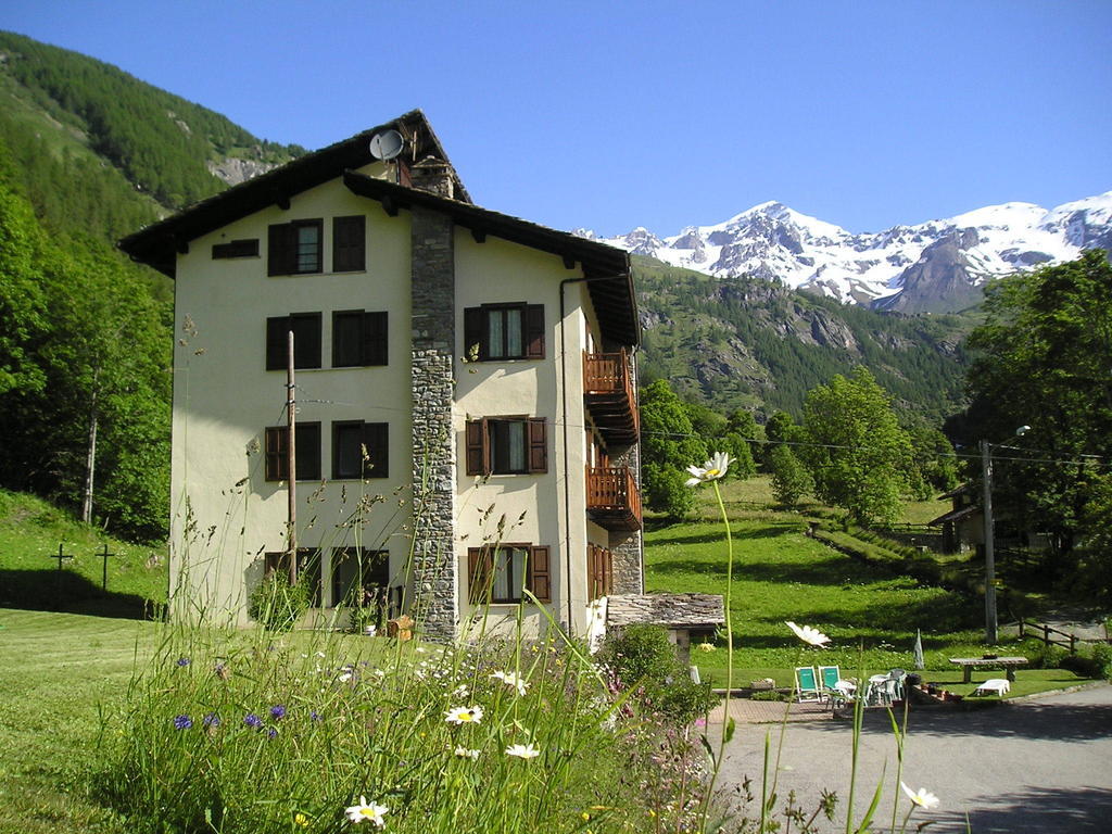 Hotel Mont Gele Ollomont Exterior foto