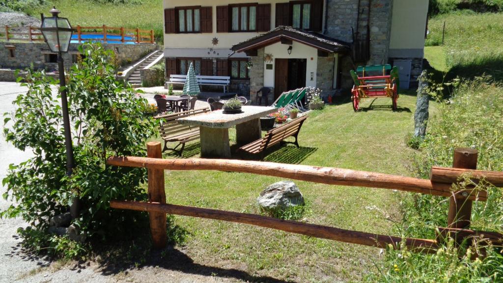 Hotel Mont Gele Ollomont Exterior foto